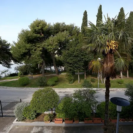 Hostel Vila Mikica *