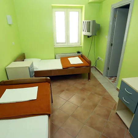 Vila Mikica Hostel *